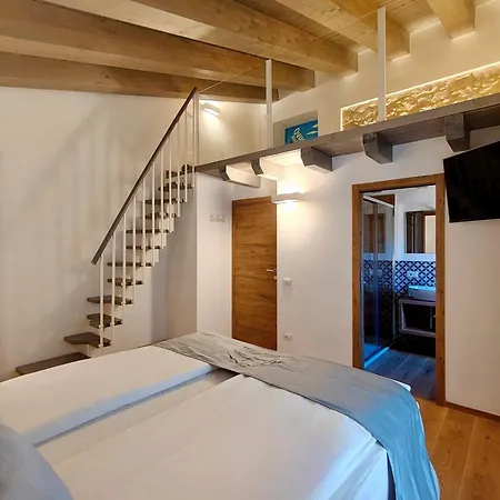 Maria Luisa Mountain 3*