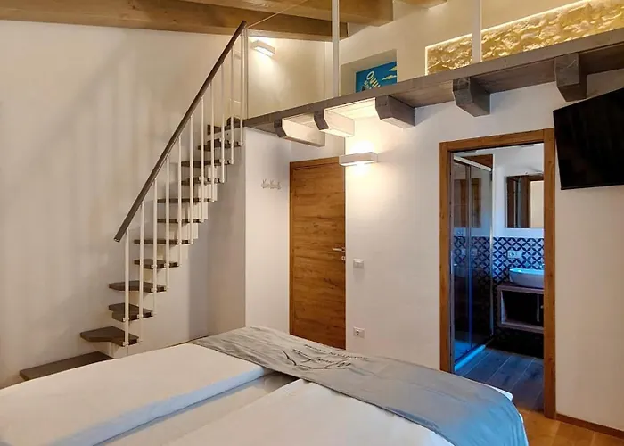 Maria Luisa Mountain 3*