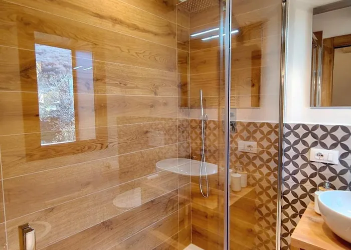 Maria Luisa Mountain 3*